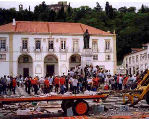 Acaba com a destrui��o dos carros ...